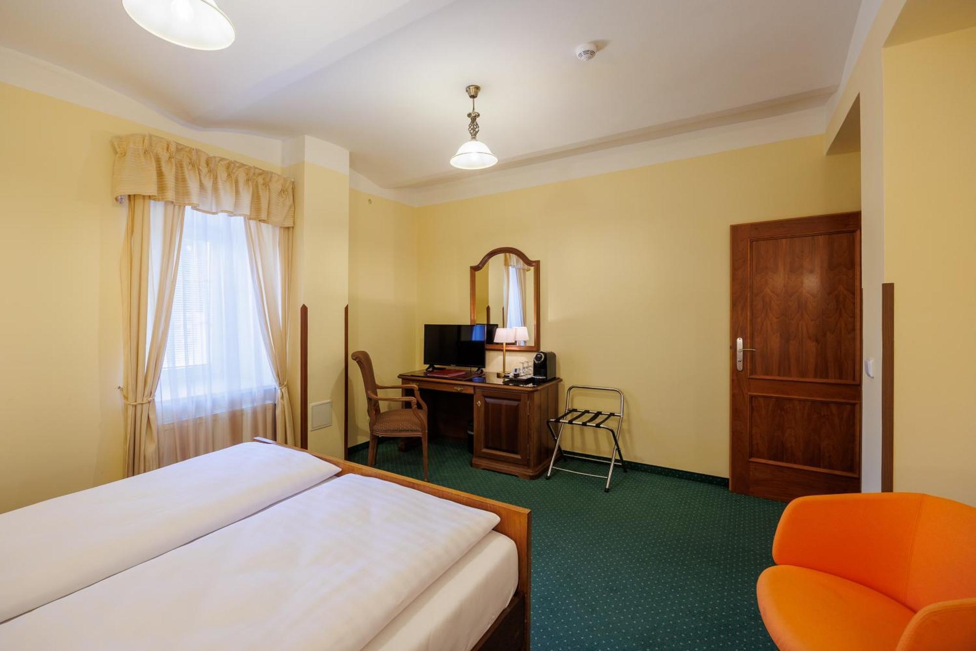 Hotel U Zámečku Cihelny Karlovy Vary Exteriér fotografie
