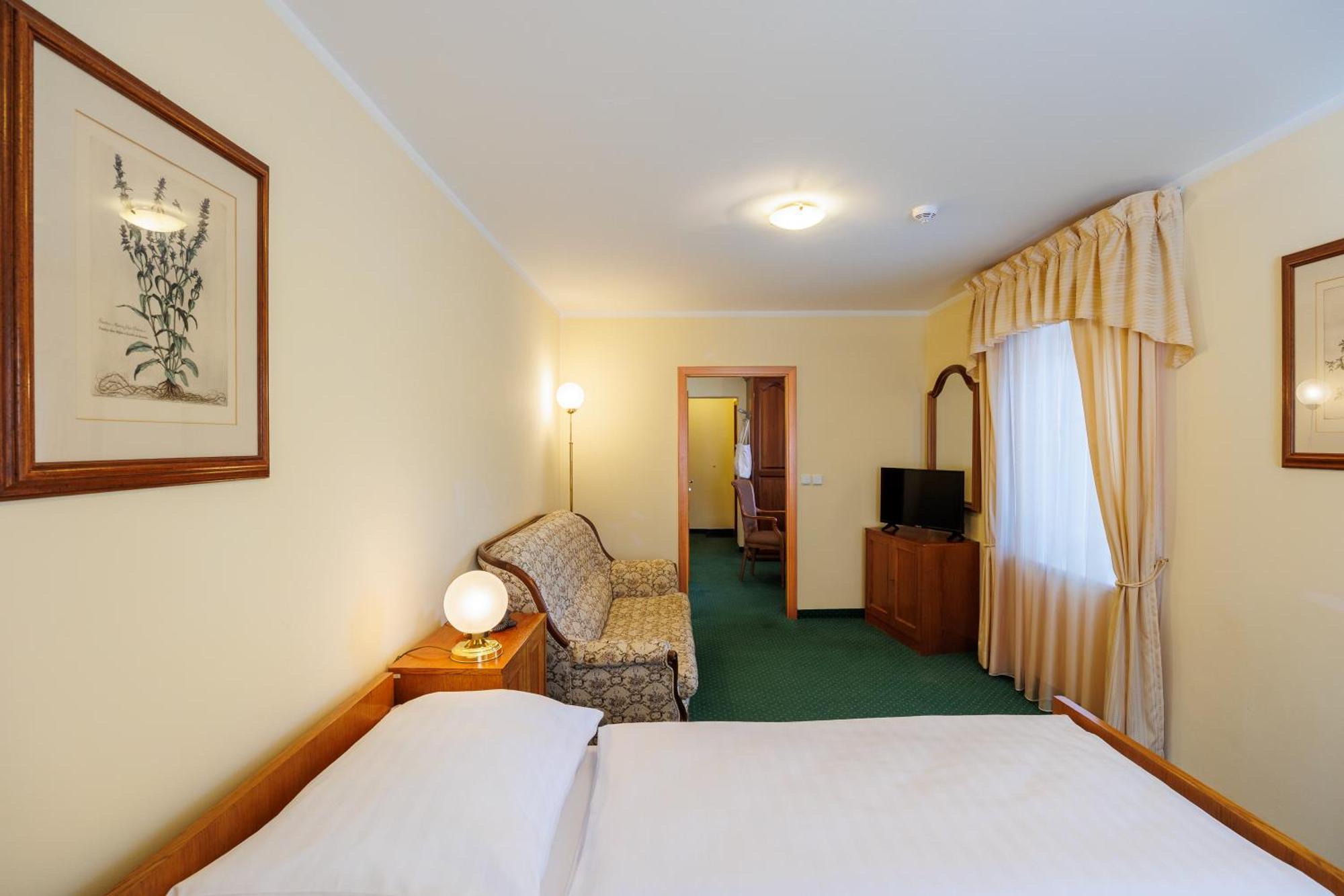 Hotel U Zámečku Cihelny Karlovy Vary Exteriér fotografie