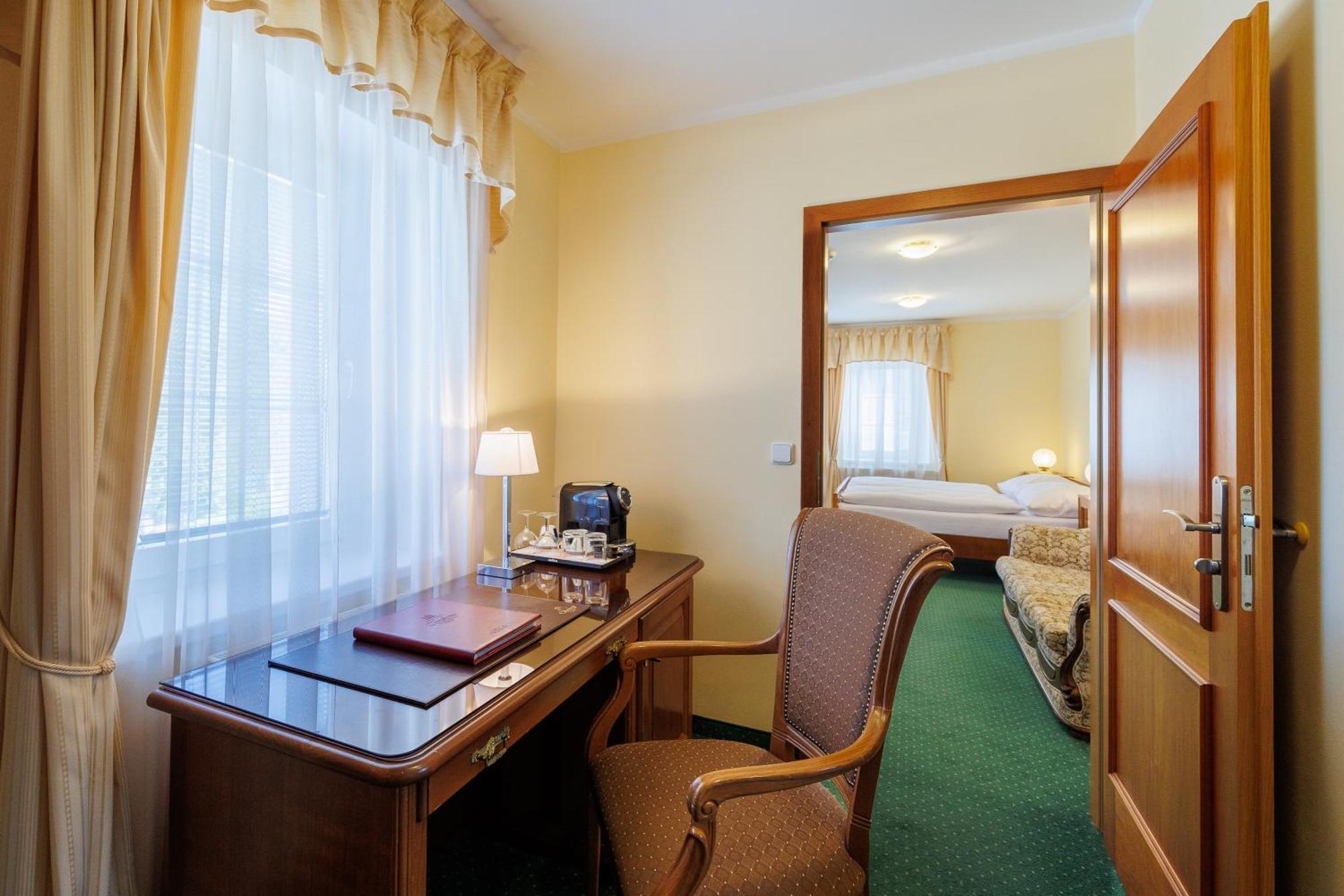 Hotel U Zámečku Cihelny Karlovy Vary Exteriér fotografie